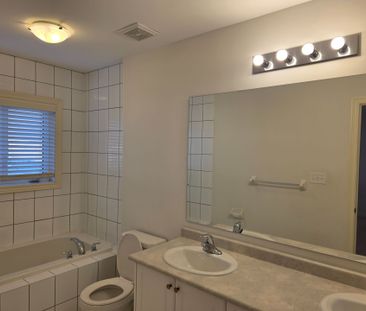 For Lease - 426 George Ryan Avenue, Oakville, Ontario - Photo 6