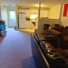 10 min walk to UVIC-2 bedroom suite - Photo 3