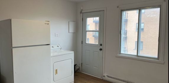 Beau 4 1/2 Face Parc Et Proximité Métro! - Photo 2