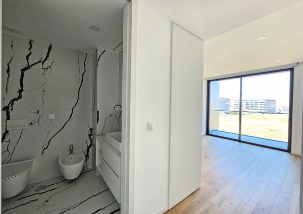 Apartamento novo com lugar de garagem a 5 minutos do centro da cidade!