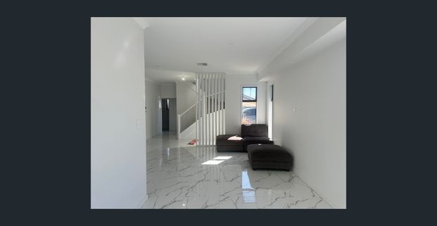 HUGE, BRAND NEW, LUXURY 4 BEDROOM, 4 BATHROOM FAMILY HOME! - Photo 1