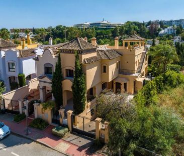 Alquiler de casa o chalet independiente en Urbanización la Alzambra... - Photo 1