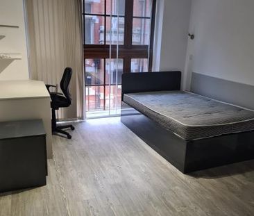 5 bedroom flat share to rent - Photo 3