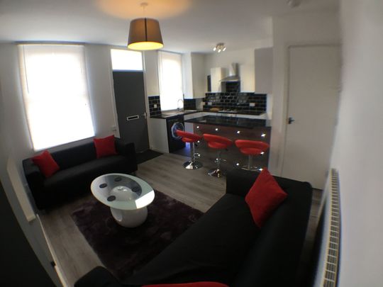 3 Bed - 1 Harold Mount, Hyde Park, Leeds - LS6 1PW - Student - Photo 1