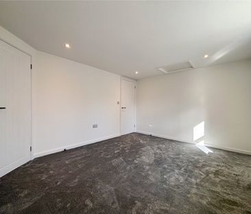 Sherdon House, Reading Road, Sherfield-on-Loddon, Hook, RG27 - Photo 3