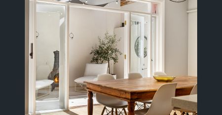 Sophisticated Character Villa in Exclusive Enclave - Photo 3