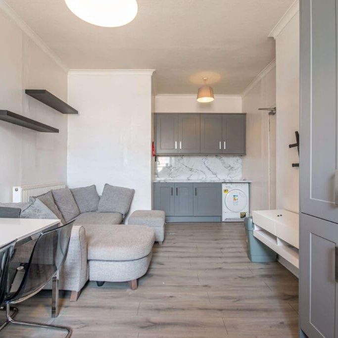 2 bedroom flat to rent - Photo 1