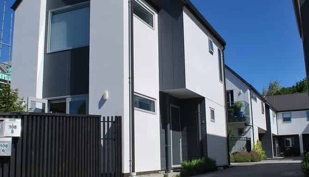 Modern 3BR Townhouse in St Albans - Photo 1