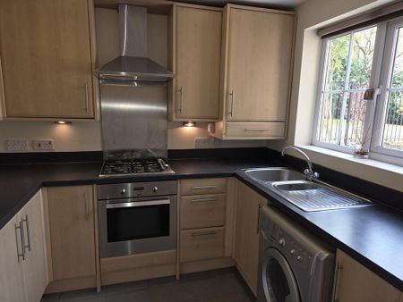 2 bedroom ground floor flat to rent - Photo 5