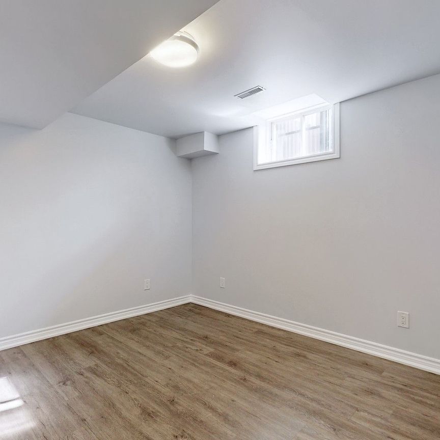 For Lease - 38 Prince George Crescent, Barrie, Ontario - Photo 1