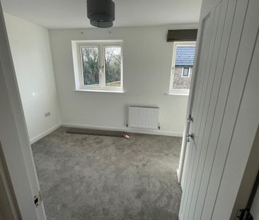 2 bedroom end of terrace house to rent - Photo 3