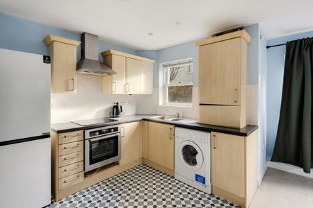 1 Bed Flat - Photo 4