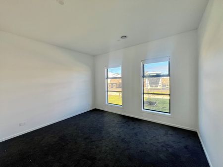 Custom Home in Austin Estate - Photo 3