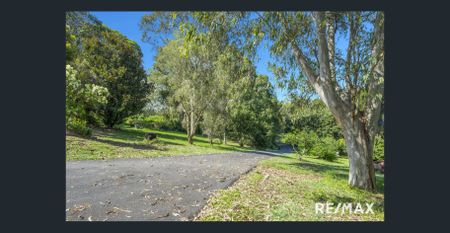 3 Bedroom Home set on a secluded block just minutes from the Beach - Photo 4