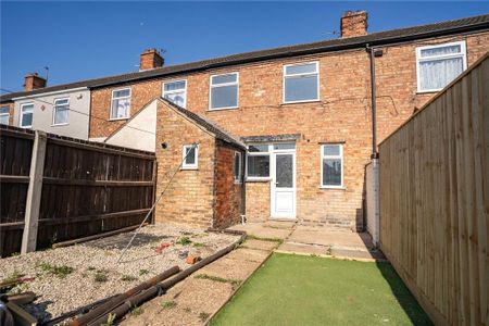 3 bedroom terraced house to rent - Photo 4
