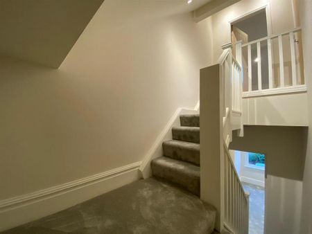 4 bedroom terraced house to rent - Photo 2