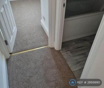 4 bedroom terraced house to rent - Photo 6