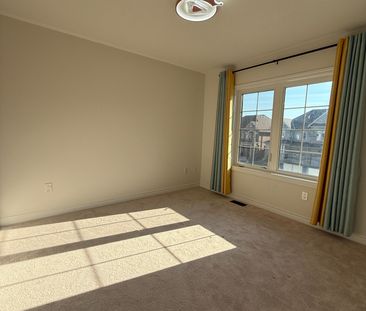For Lease - 345 Silk Twist Drive, East Gwillimbury, Ontario - Photo 3