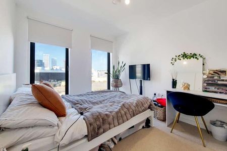 Great Eastern Road, London, E15 - Photo 2