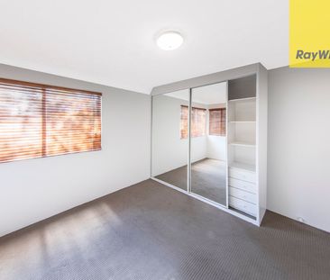 Adorable two bedroom apartment - Photo 2