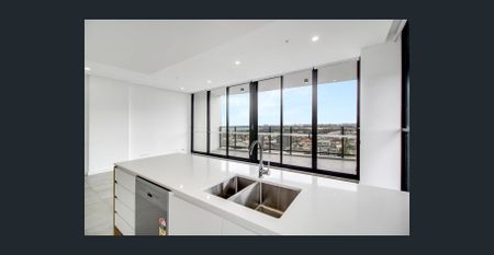 Prime CBD Living with Breathtaking Views - Wollongong Apartment - Photo 5