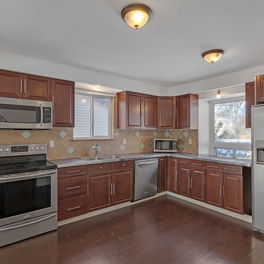 For Lease - 37 Banner Crescent, Ajax, Ontario - Photo 1