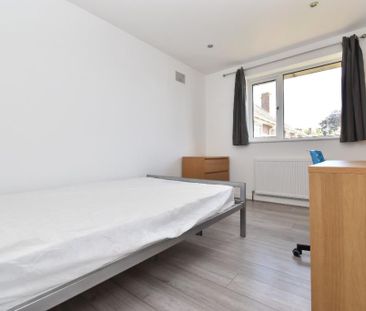 5 bedroom semi-detached house to rent - Photo 2