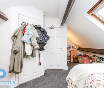 5 bed Detached House for Rent - Photo 3