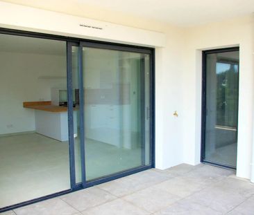 Superbe F2bis neuf centre de Boulouris + grand garage - Photo 6