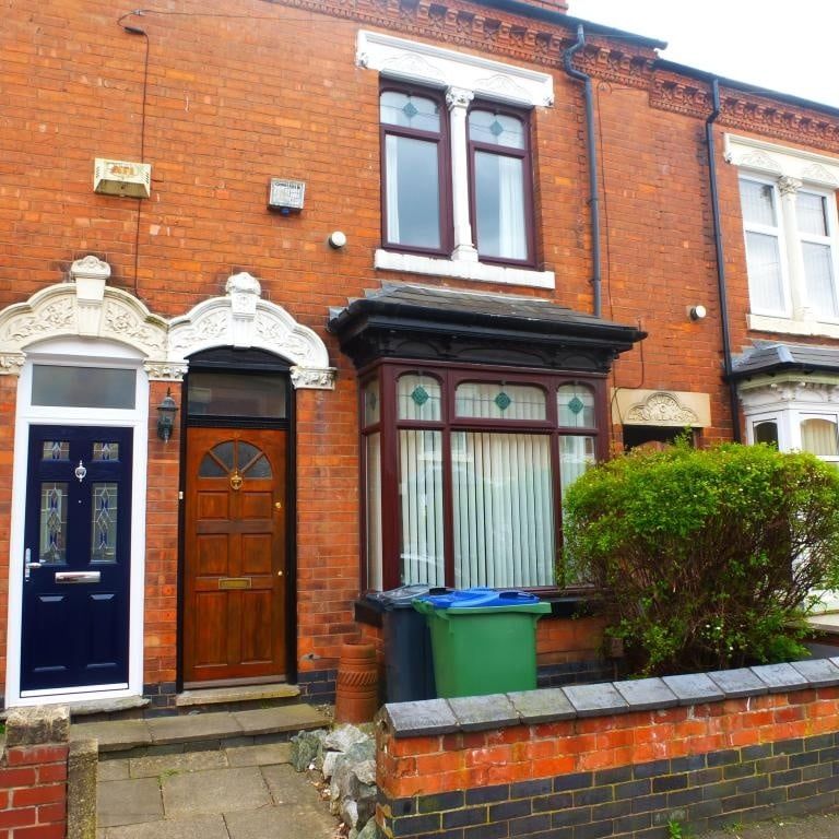 2 Bed Terraced House, Rawlings Road, B67 - Photo 1