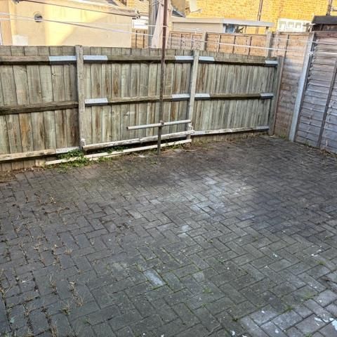 4 bedroom house to rent - Photo 1