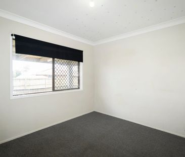 Spacious Family Home in Bundaberg East - Photo 3