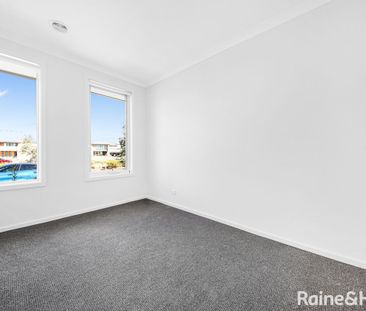 16 Legrange Crescent, Fraser Rise, VIC 3336 - Photo 4