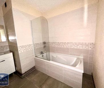 Location Appartement 4 pièces 84m² BOURG EN BRESSE 01000 - Photo 3