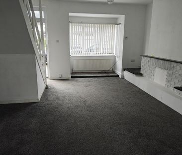 2 bedroom terraced house to rent - Photo 2