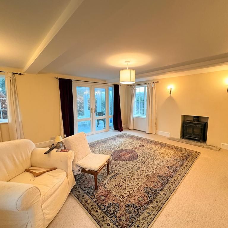 4 bedroom detached house to rent - Photo 1