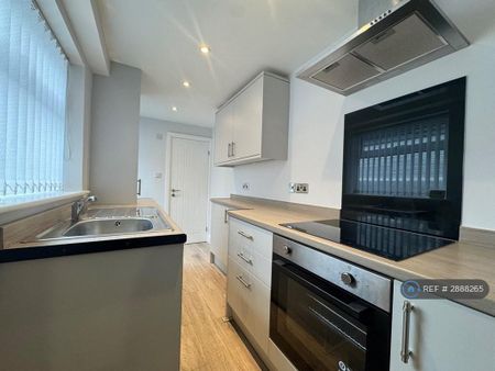 2 bedroom terraced house to rent - Photo 4