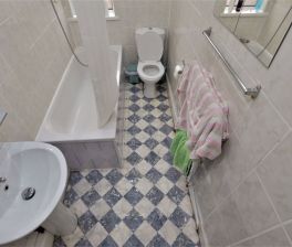 4 bedroom House in Meadow View, Leeds - Photo 2