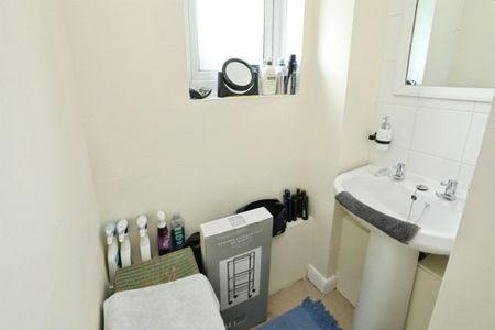 Upton Road, NORWICH - Photo 4