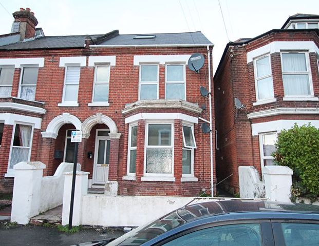 10 Ordnance Road, Southampton - Photo 1