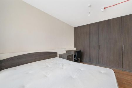 4 bedroom flat to rent - Photo 5