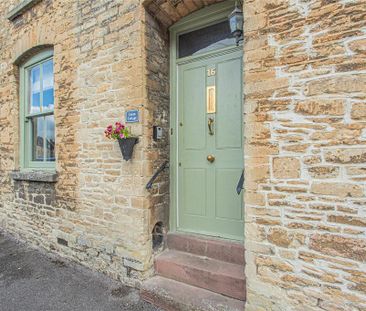 3 bedroom terraced house to rent - Photo 2