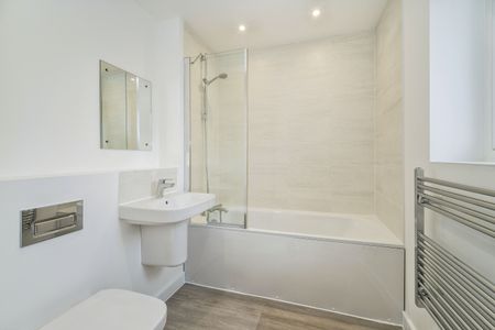 2 bedroom maisonette to rent - Photo 4