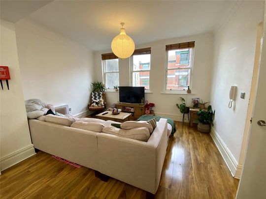 3 bedroom apartment to rent - Photo 1