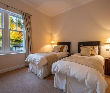 3 bedroom flat to rent - Photo 1