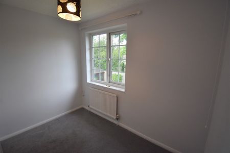 3 bedroom Apartment - GUESSENS COURT, WELWYN GARDEN CITY. - Photo 5