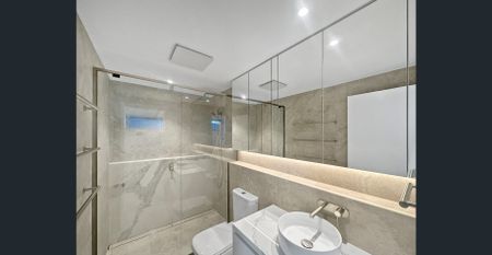 Ground Floor Apartment in The Ocean Rise Kings Beach Complex - Photo 5