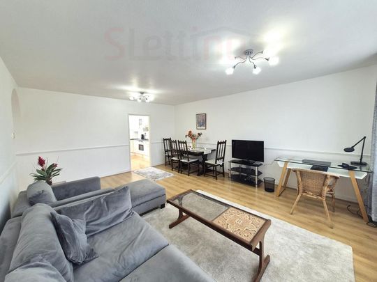 3 bedroom flat to rent - Photo 1