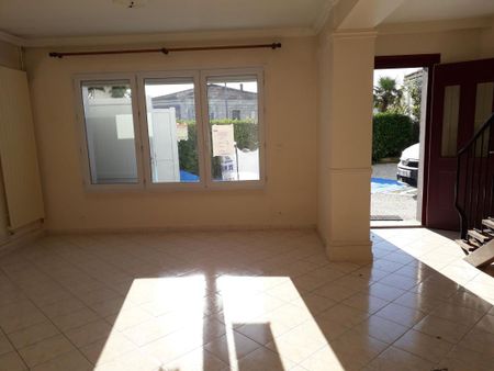 Location Maison 5 pièces 154m² ROCHEFORT 17300 - Photo 2