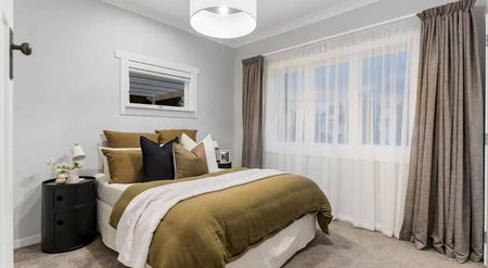 Fully Renovated 4 Bed Character Bungalow - Photo 4